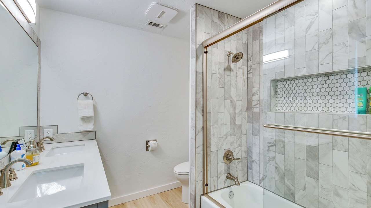 Photo of Bathroom in Enchanted Oaks