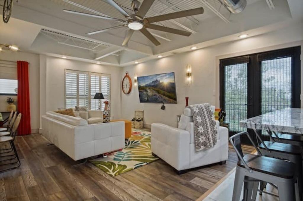 Photo of Livingroom in Midtown