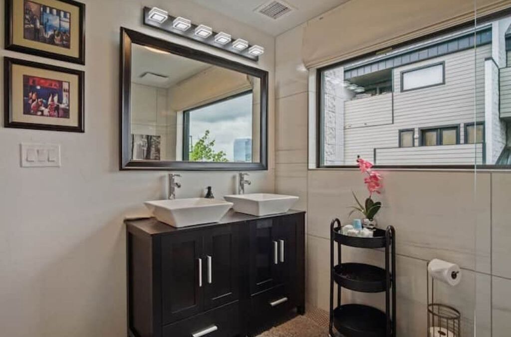 Photo of Bathroom in Midtown