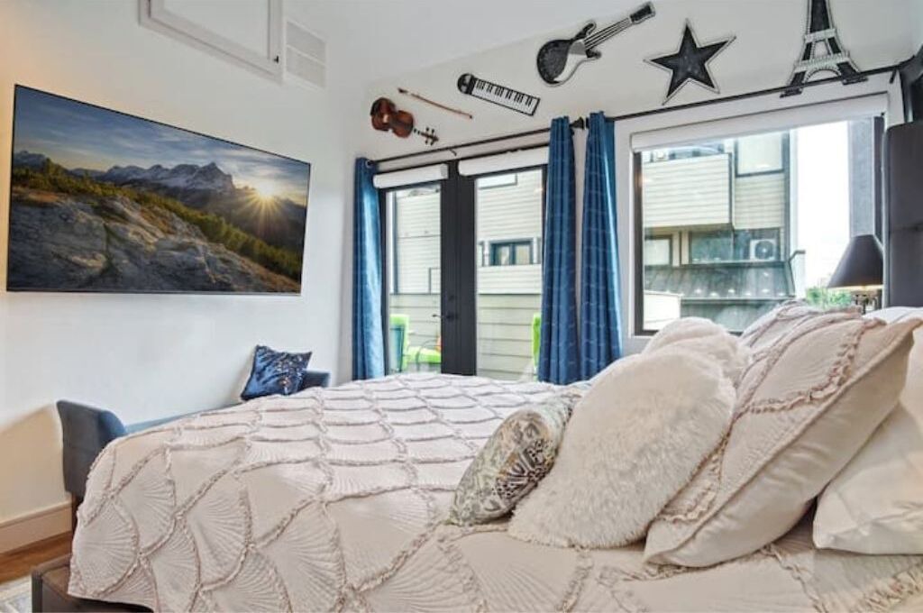 Photo of Bedroom in Midtown