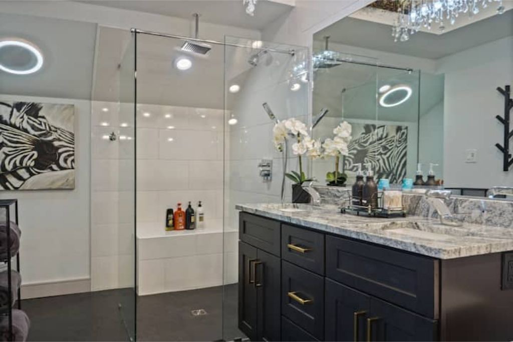 Photo of Bathroom in Midtown