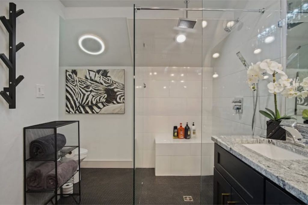 Photo of Bathroom in Midtown