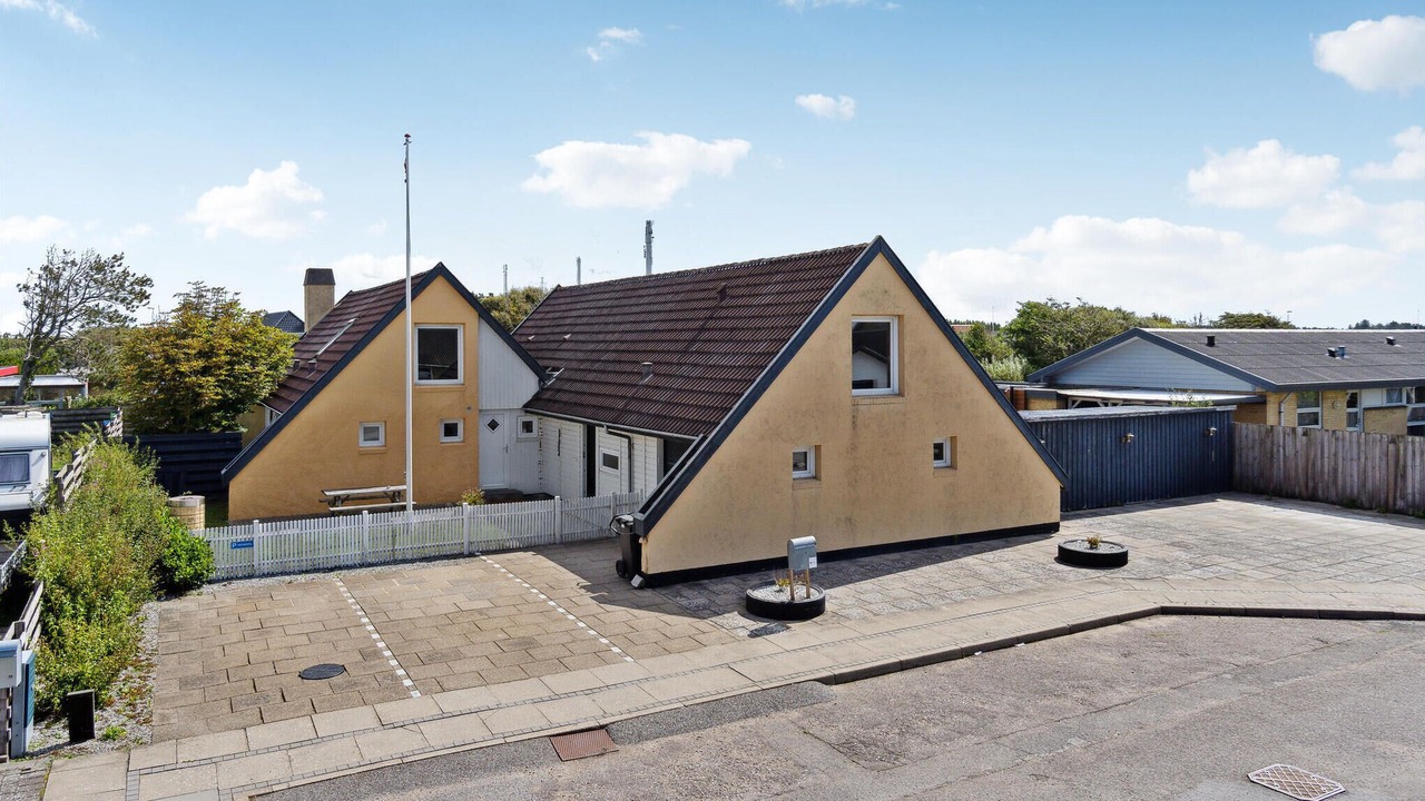 Photo of Others in Lokken