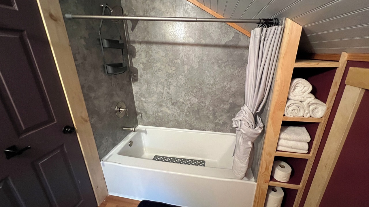 Photo of Bathroom in Warren