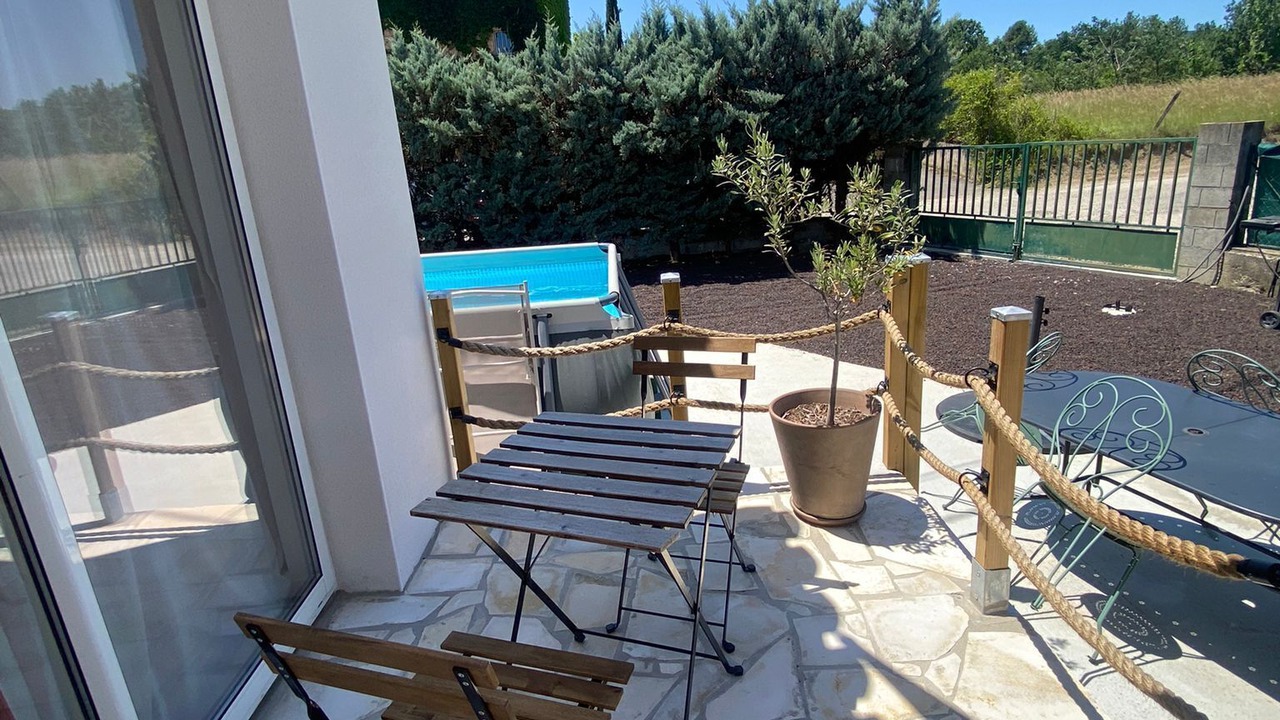 Photo of Outdoor in Saint-Etienne-de-Fontbellon