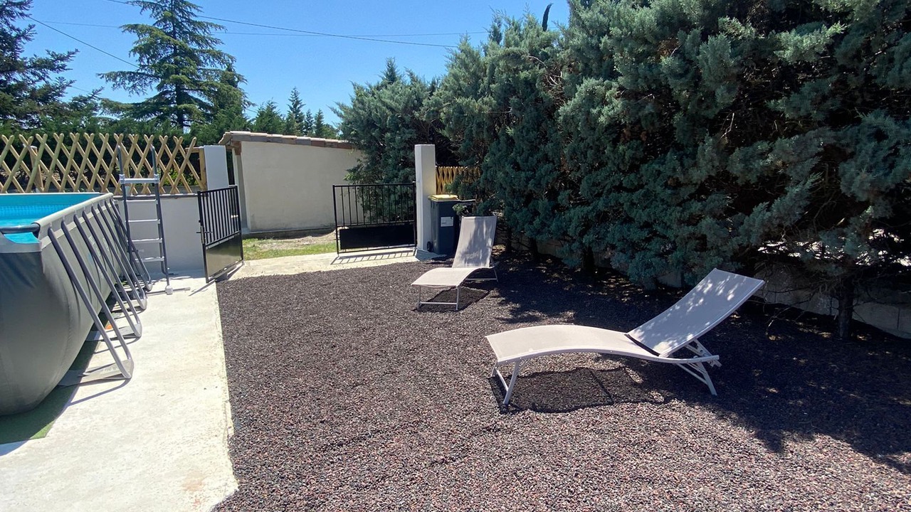 Photo of Outdoor in Saint-Etienne-de-Fontbellon