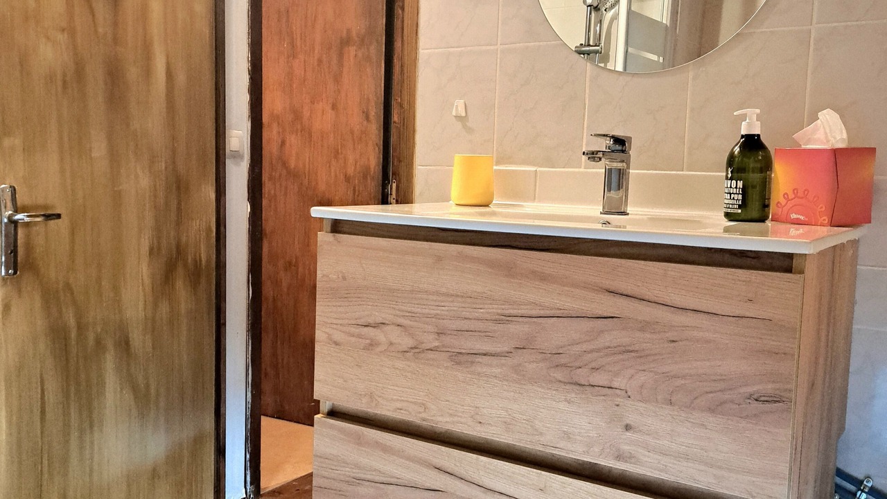 Photo of Bathroom in Melagues