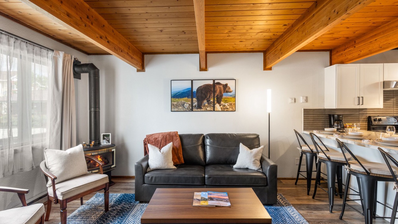 Photo of Livingroom in West Yellowstone