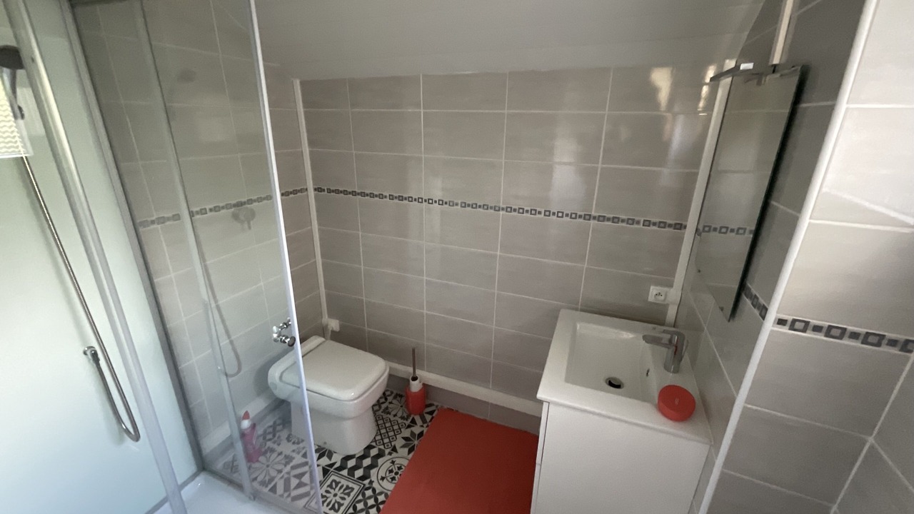 Photo of Bathroom in Etienville