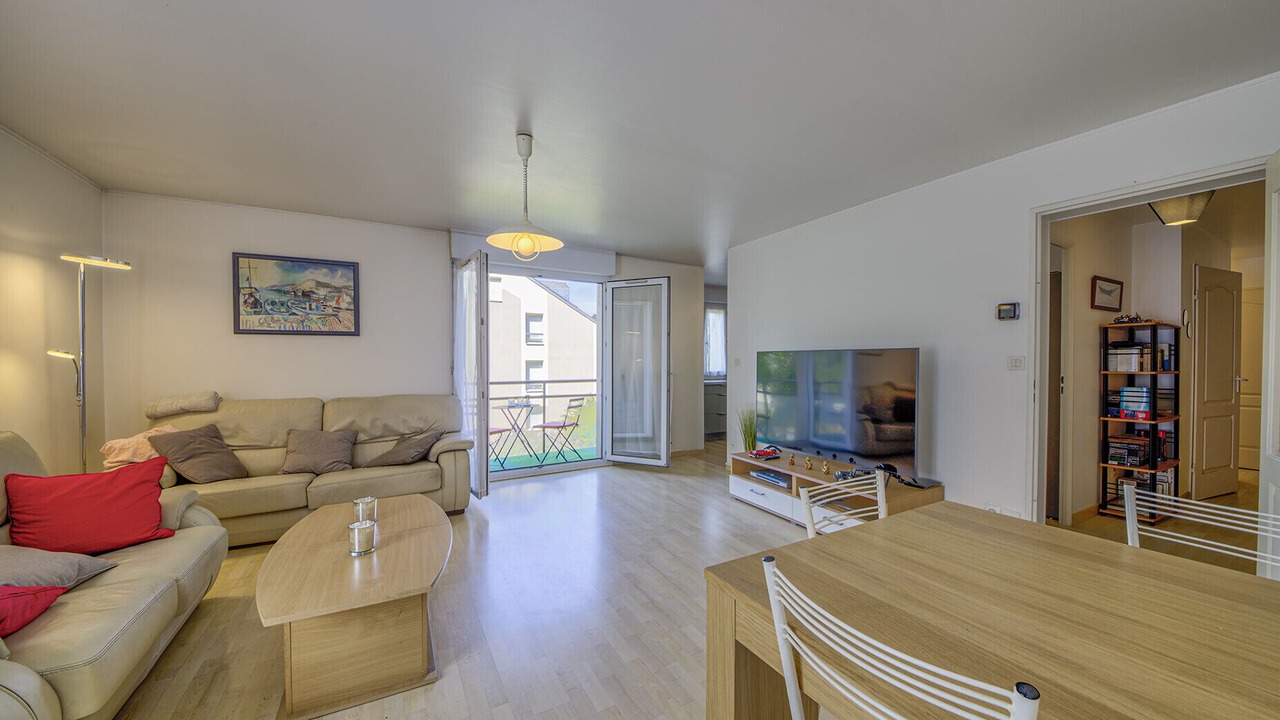 Photo of Livingroom in Justices