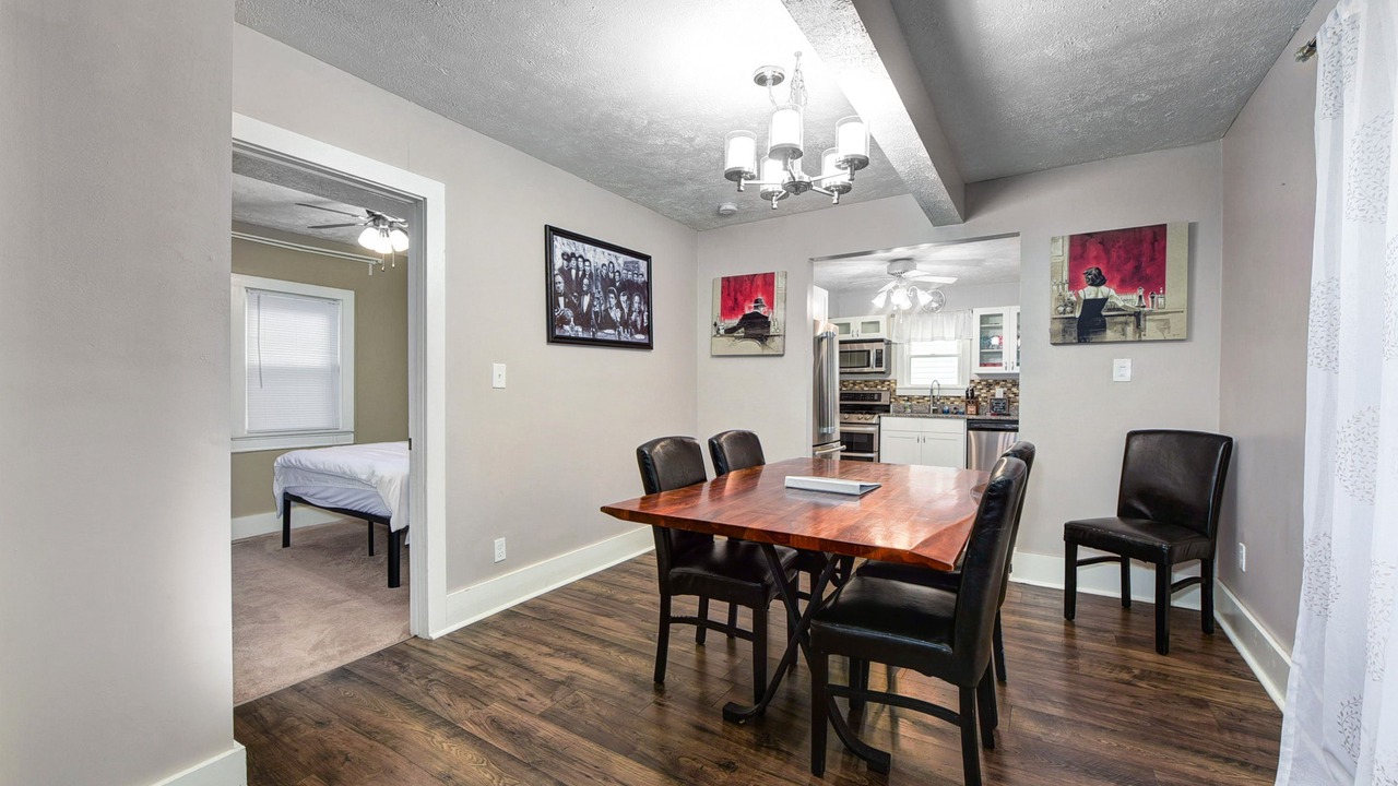 Photo of Bedroom in Detroit - Shoreway