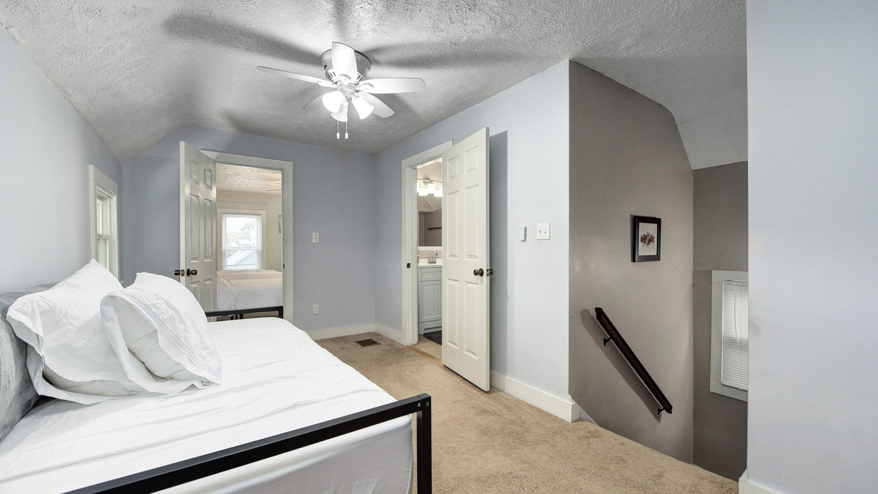 Photo of Bedroom in Detroit - Shoreway