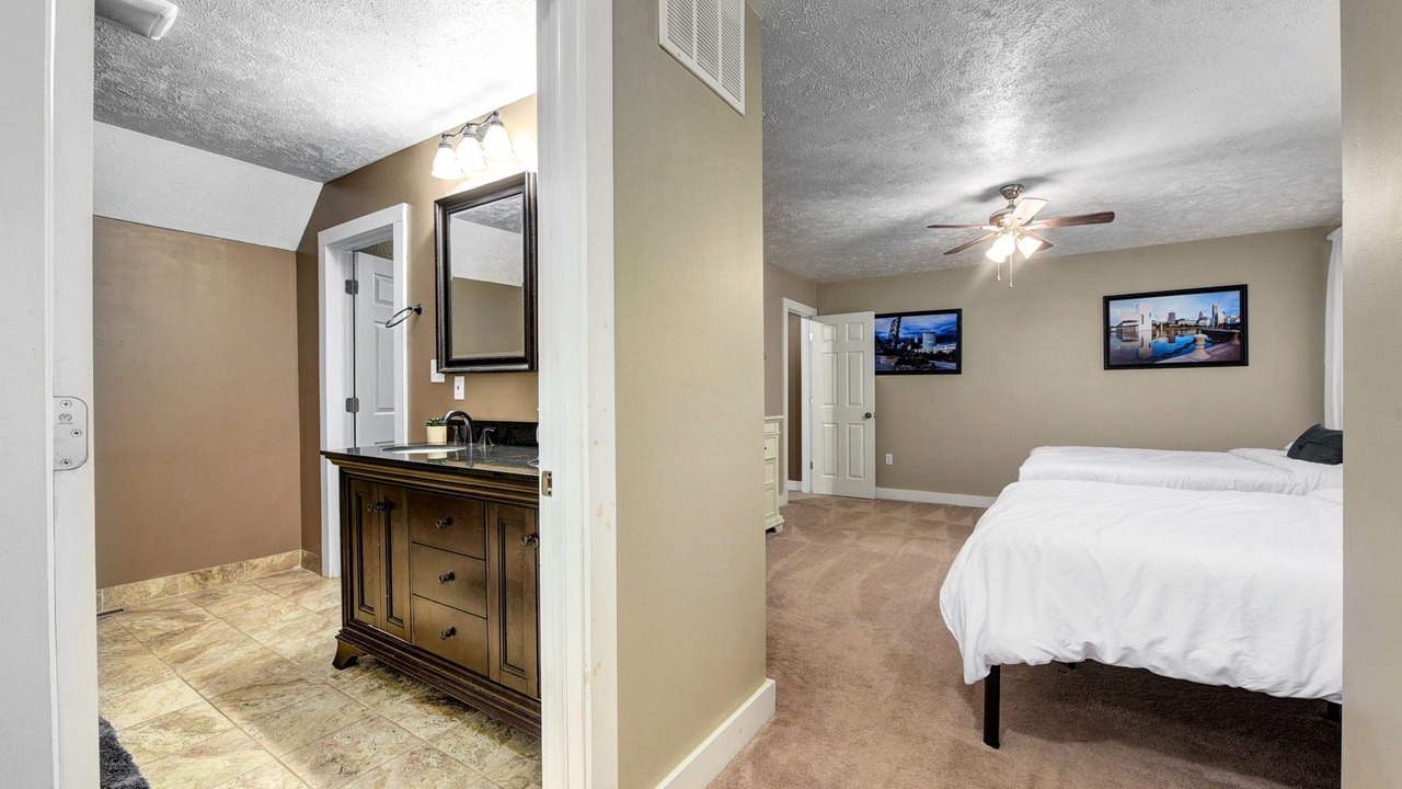 Photo of Bedroom in Detroit - Shoreway