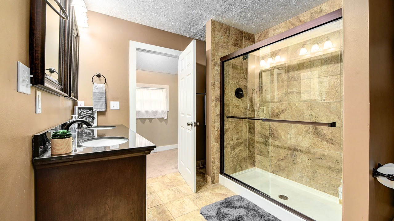 Photo of Bathroom in Detroit - Shoreway