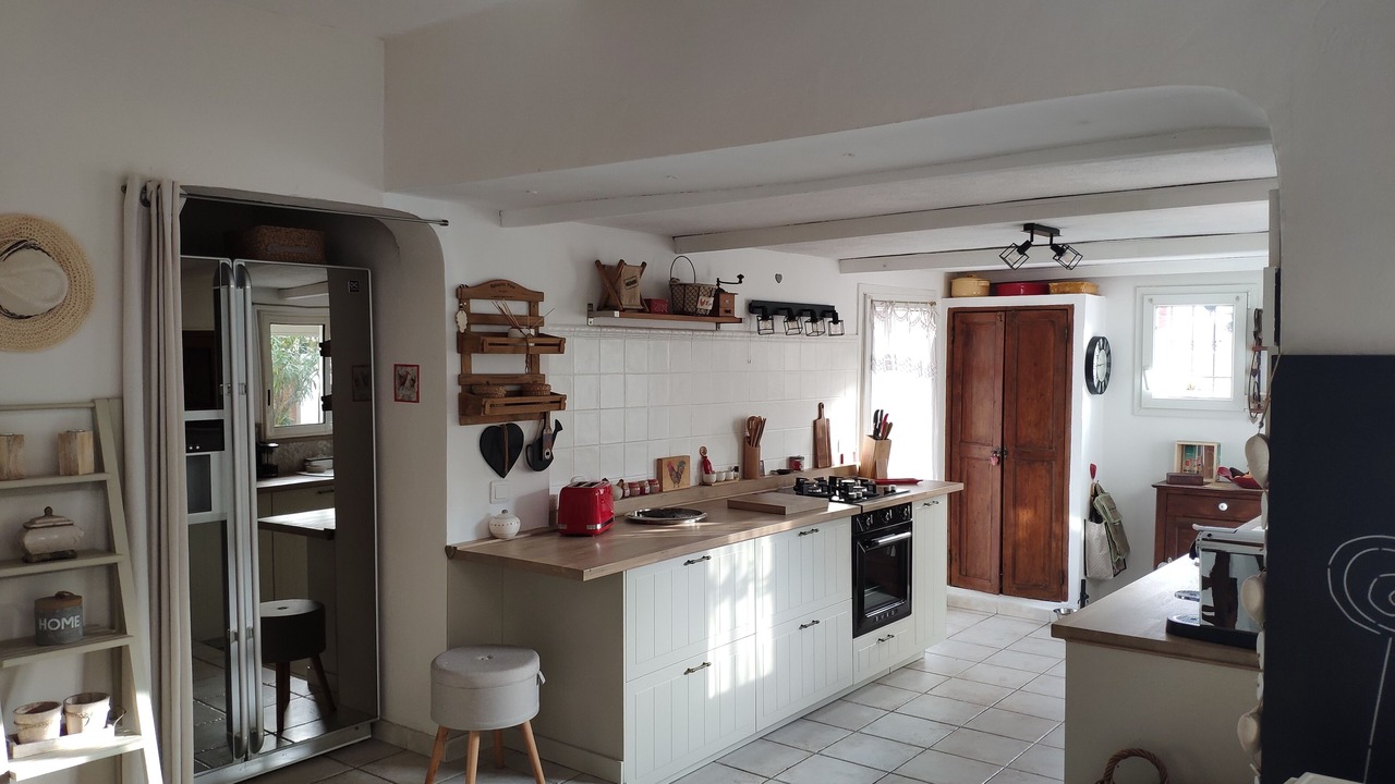 Photo of Kitchen in Chateauneuf-les-Martigues