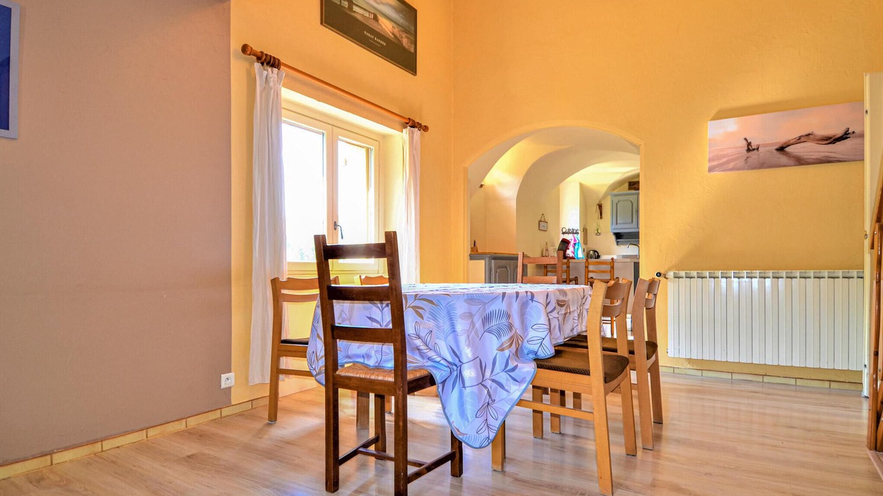 Photo of Bedroom in Saint-Jean-de-Valeriscle