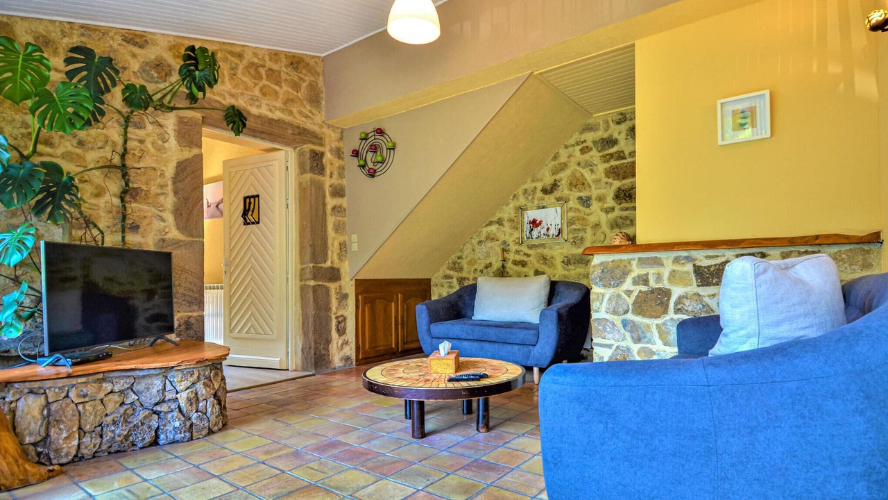 Photo of Bedroom in Saint-Jean-de-Valeriscle