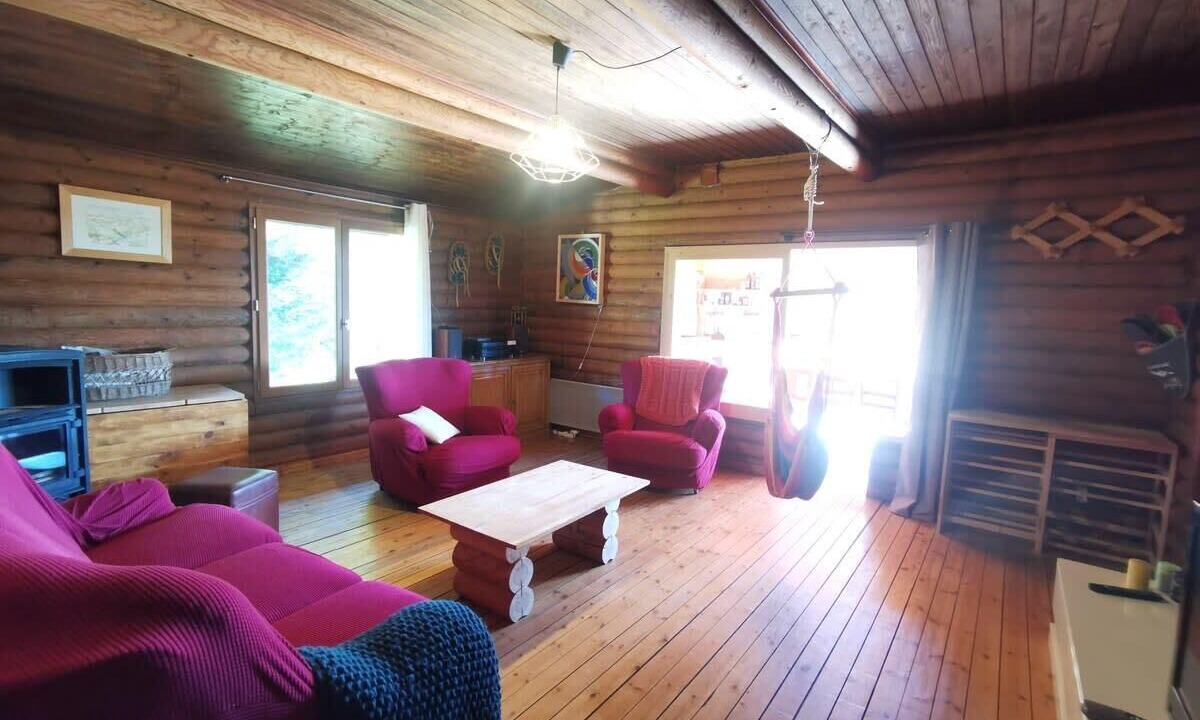 Photo of Livingroom in Pugny-Chatenod