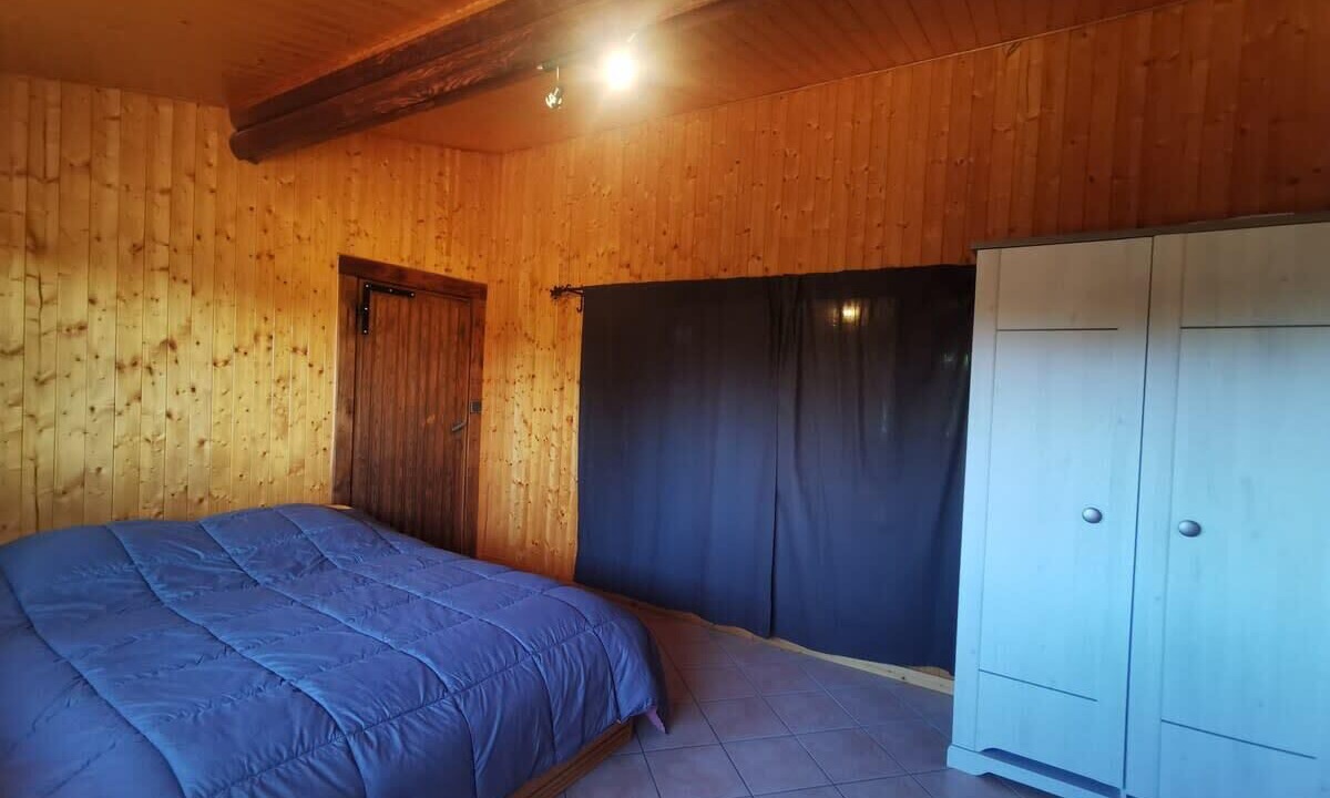 Photo of Bedroom in Pugny-Chatenod