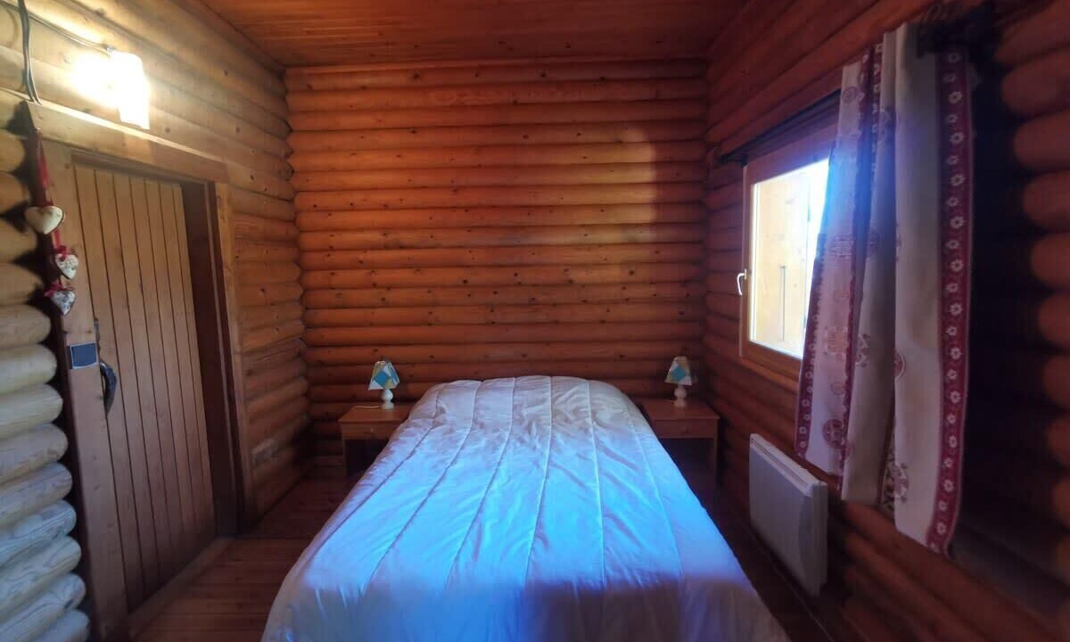 Photo of Bedroom in Pugny-Chatenod