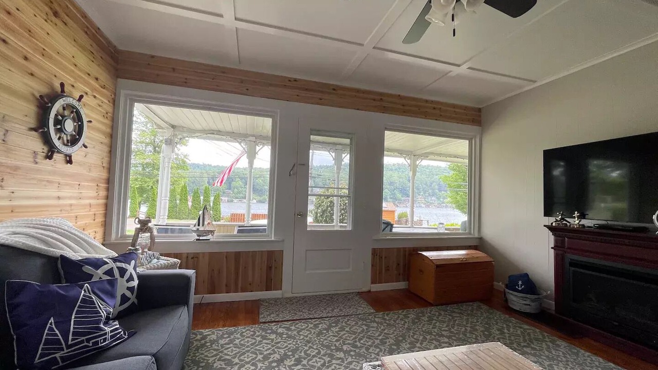 Photo of Livingroom in Harveys Lake