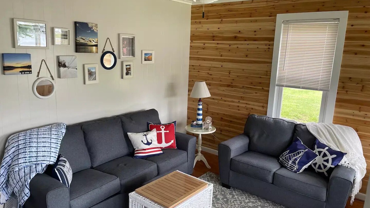Photo of Livingroom in Harveys Lake