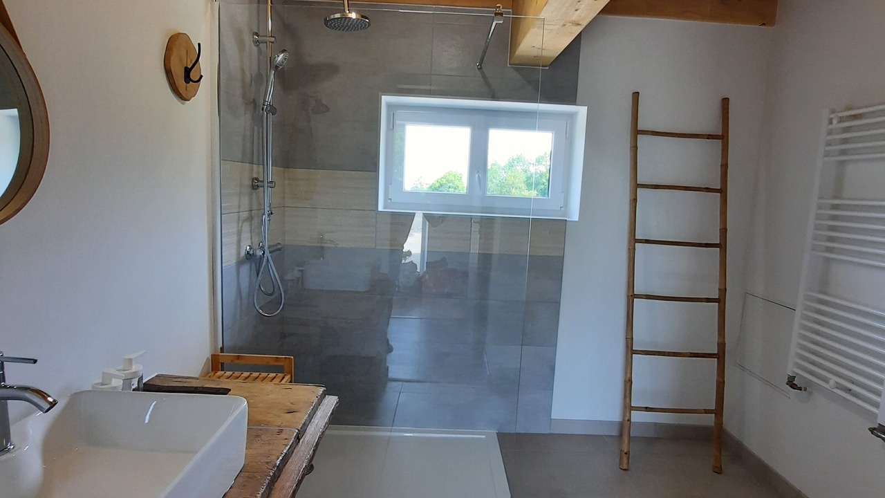 Photo of Bathroom in Anglefort