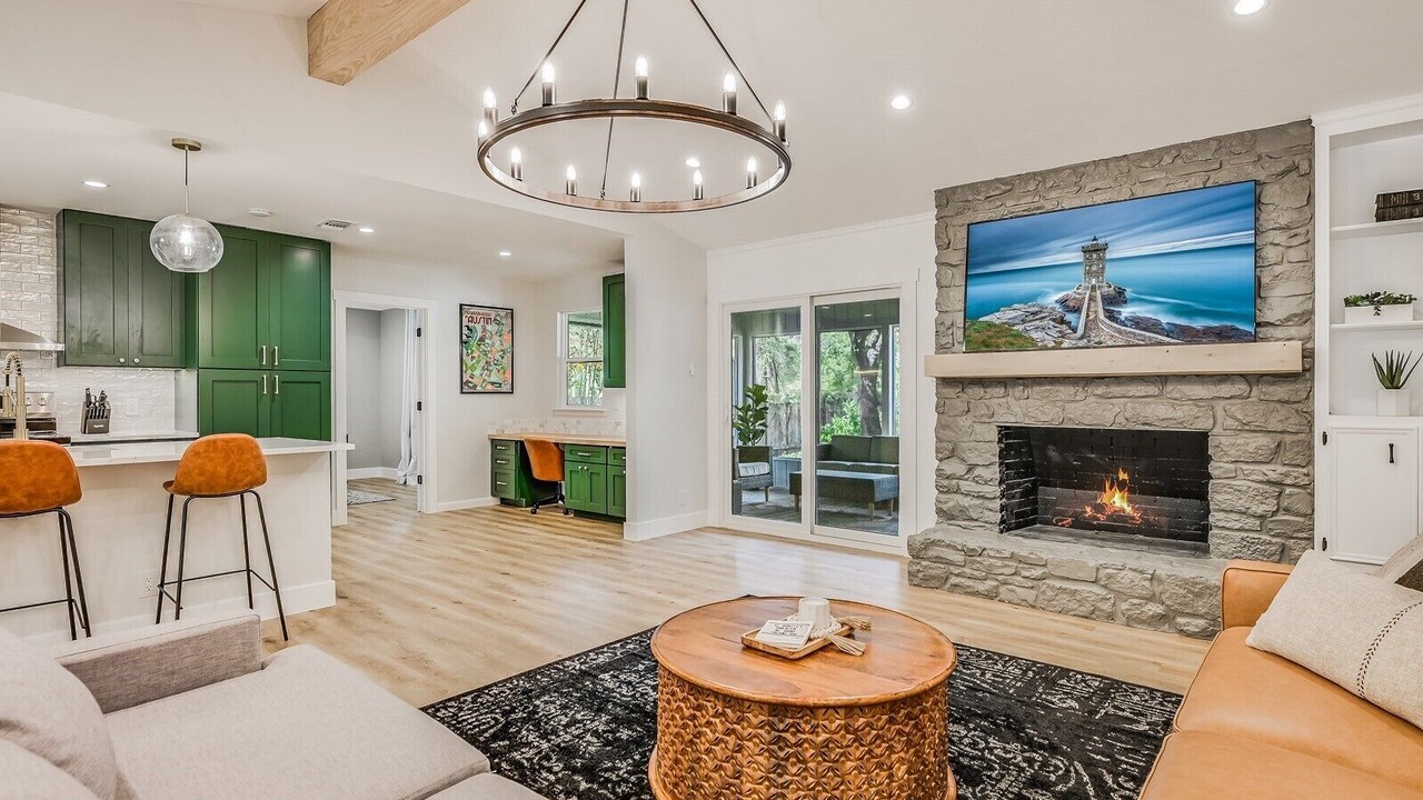 Photo of Livingroom in Forest North Estates