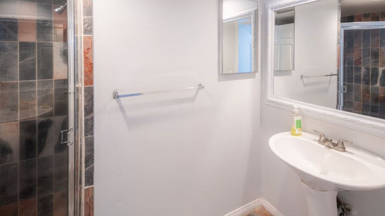 Photo of Bathroom in Marina Peninsula