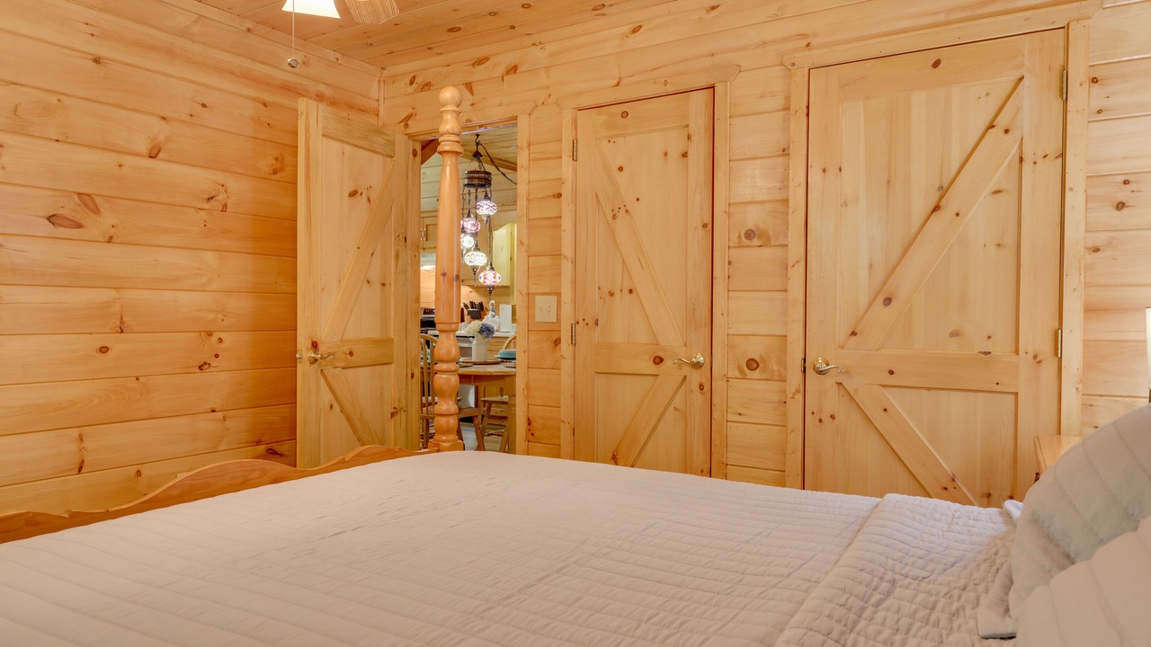 Photo of Bedroom in Blairsville