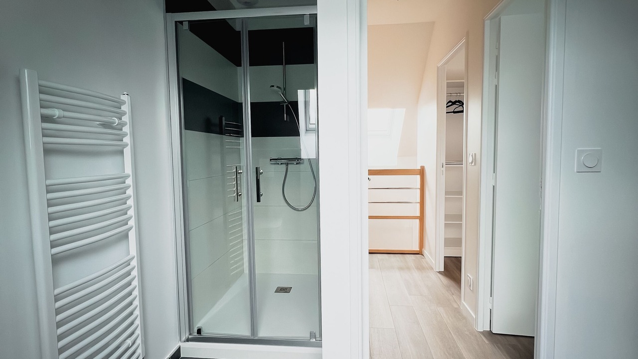 Photo of Bathroom in Roz-Landrieux