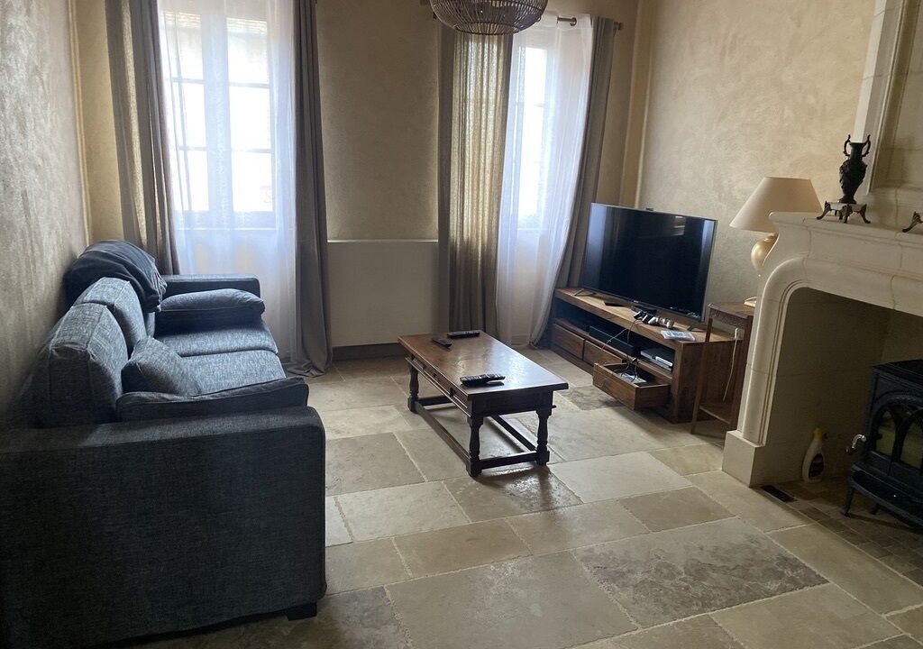 Photo of Livingroom in Fay