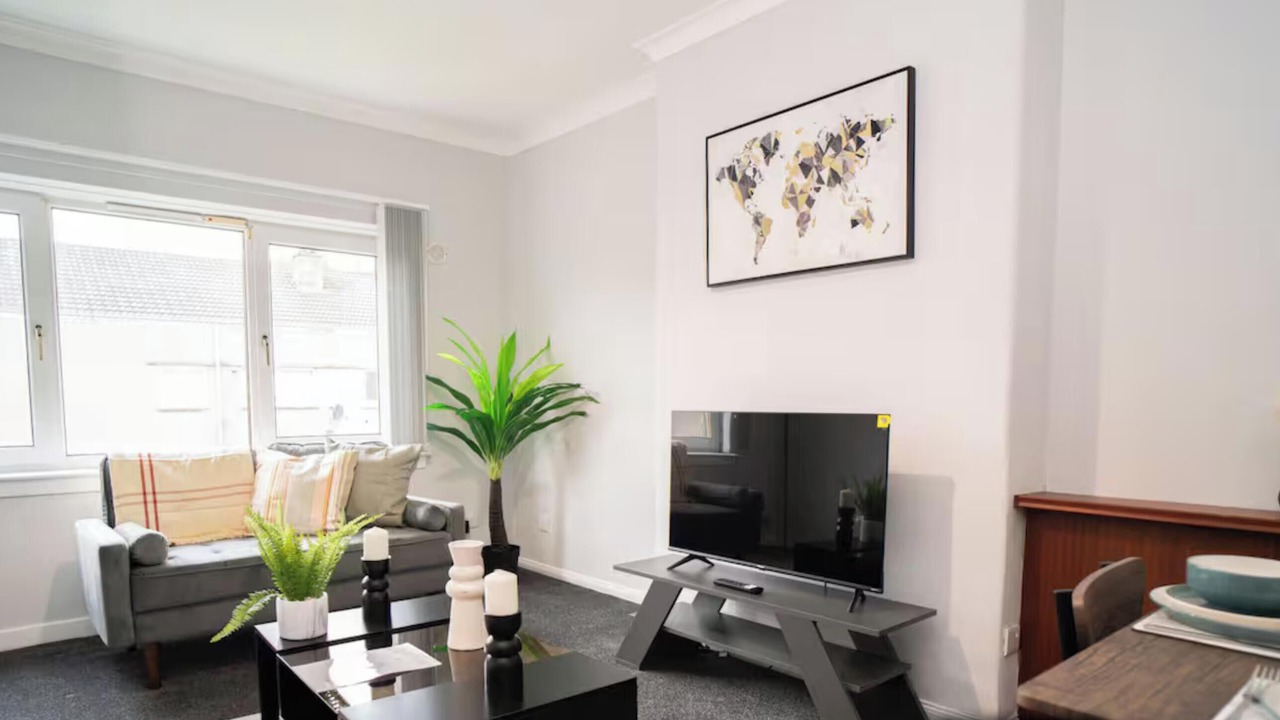 Photo of Others in Linthouse