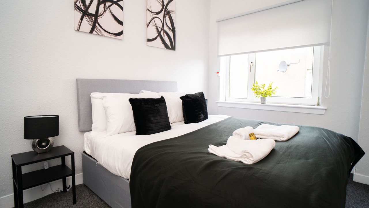 Photo of Others in Linthouse