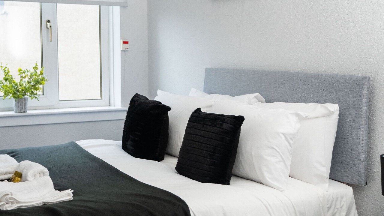 Photo of Others in Linthouse