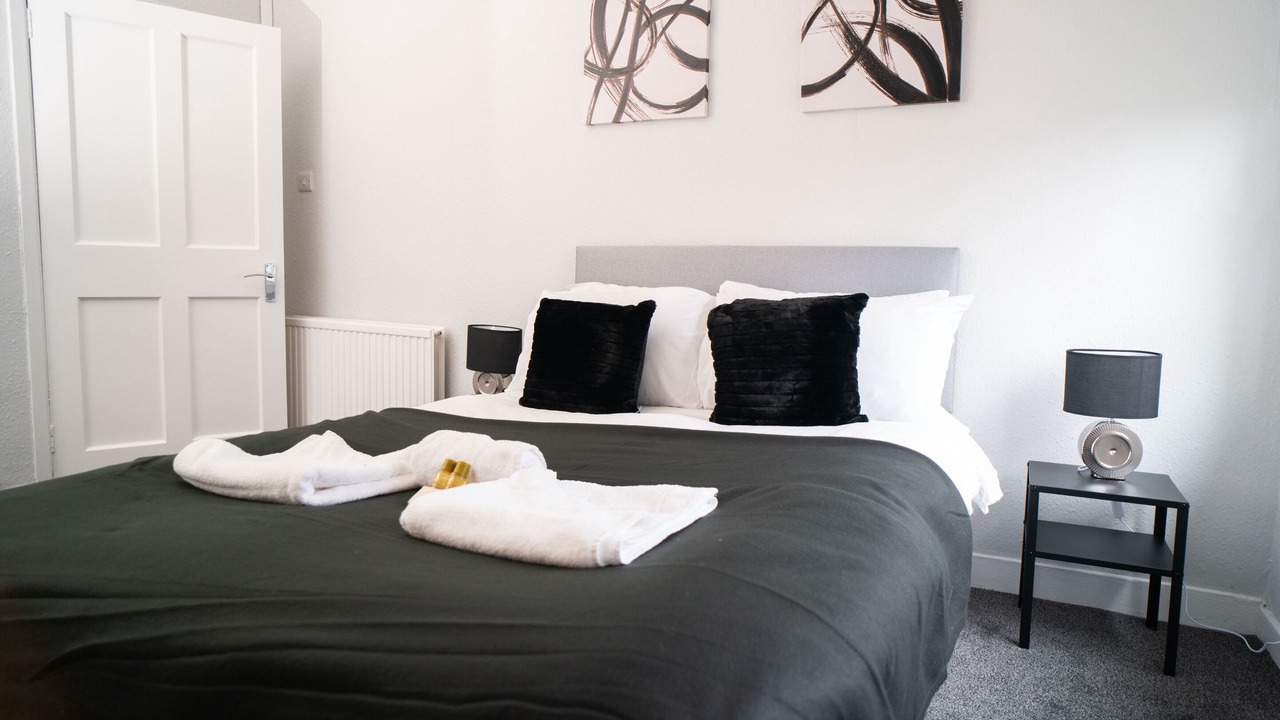 Photo of Others in Linthouse