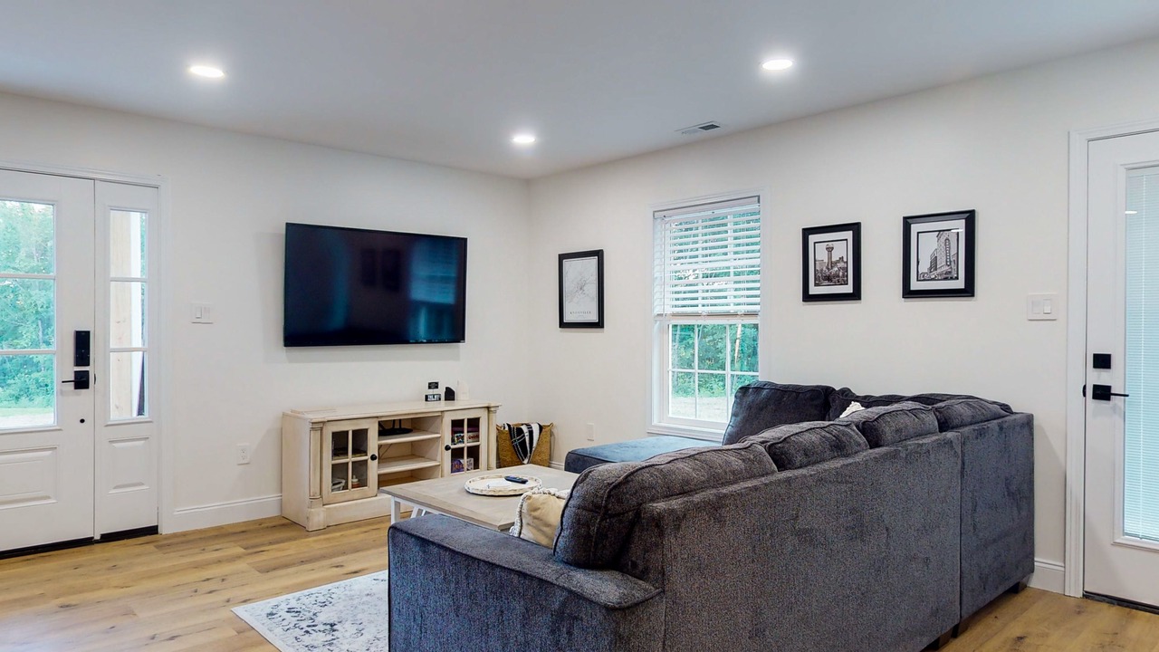 Photo of Livingroom in Ashley Oaks