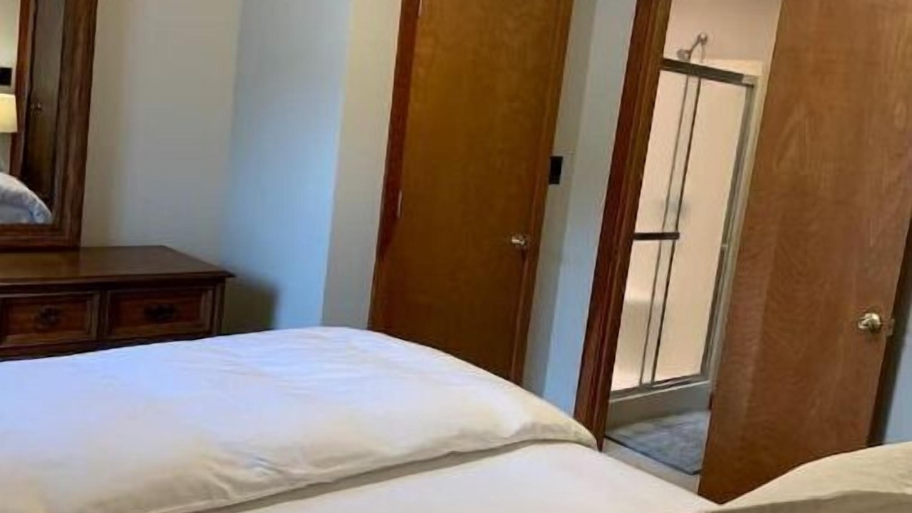 Photo of Bedroom in Roseland