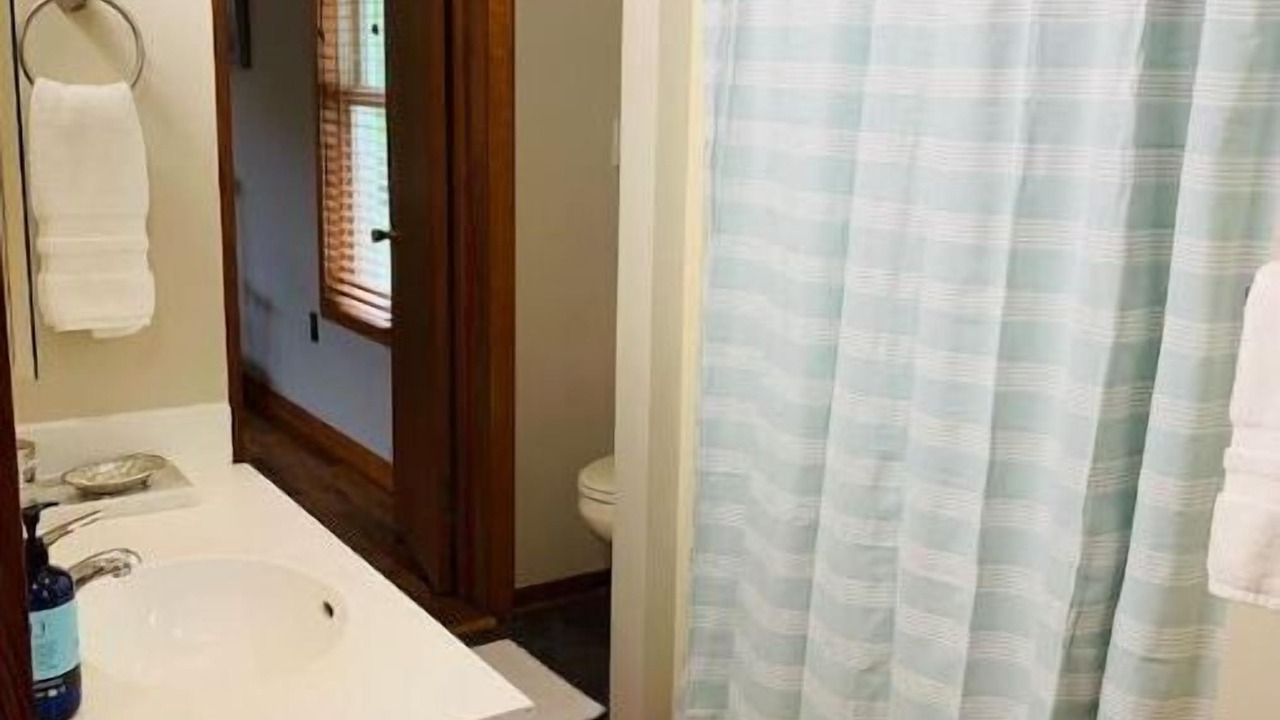 Photo of Bathroom in Roseland