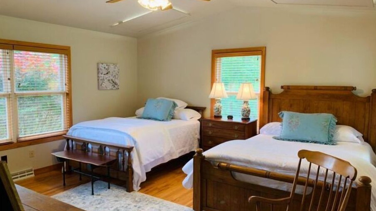 Photo of Bedroom in Roseland