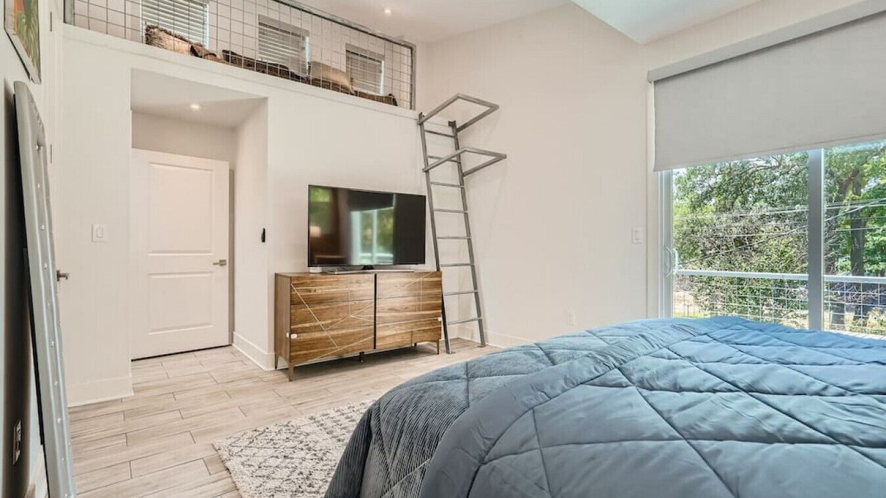 Photo of Bedroom in Barton Hills