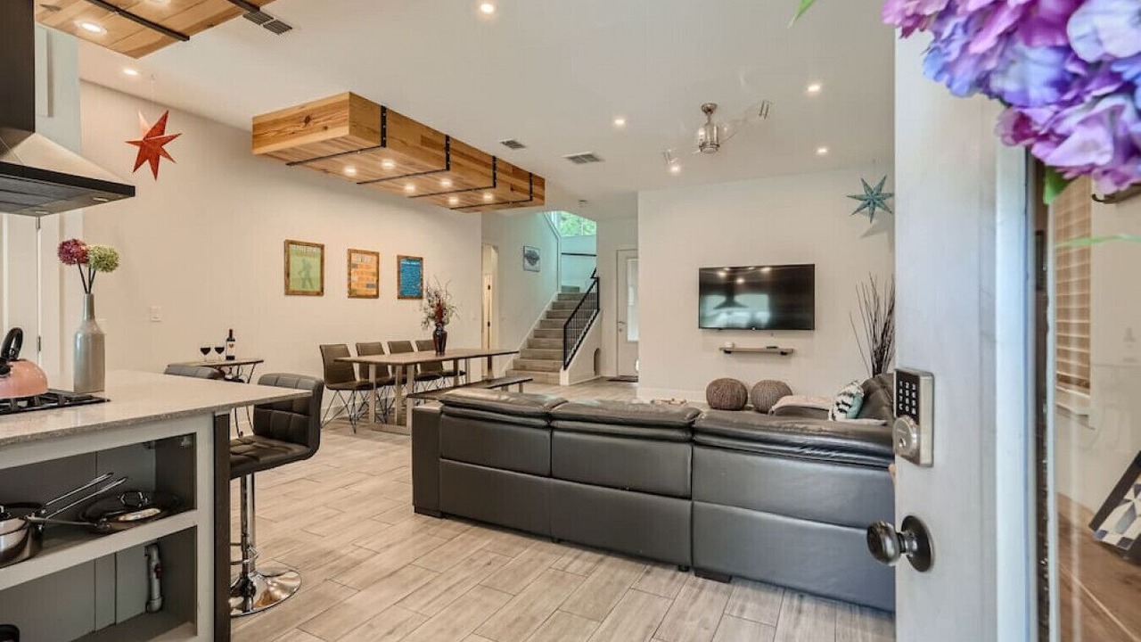 Photo of Livingroom in Barton Hills
