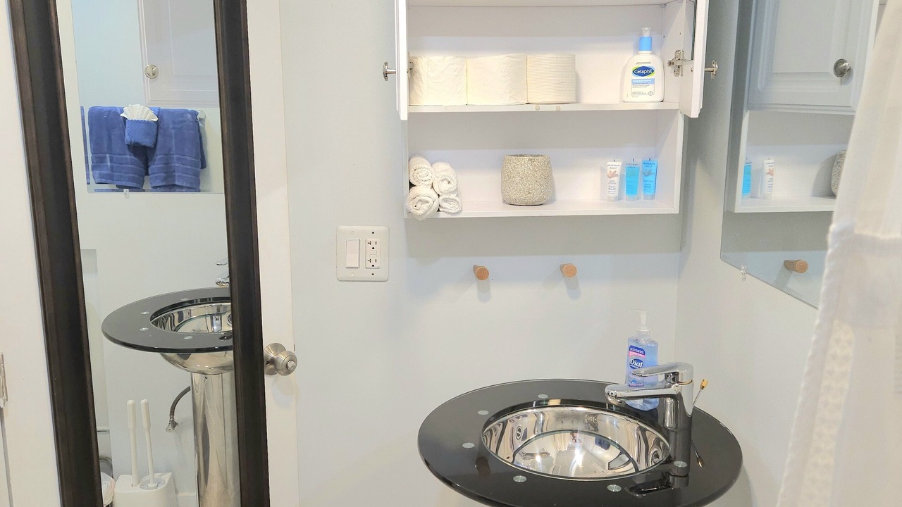 Photo of Bathroom in Royal Poinciana