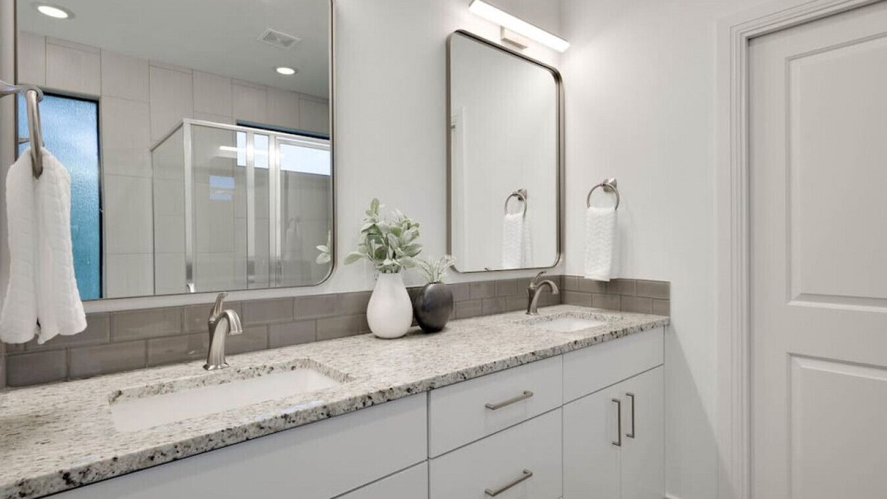 Photo of Bathroom in Lakehurst
