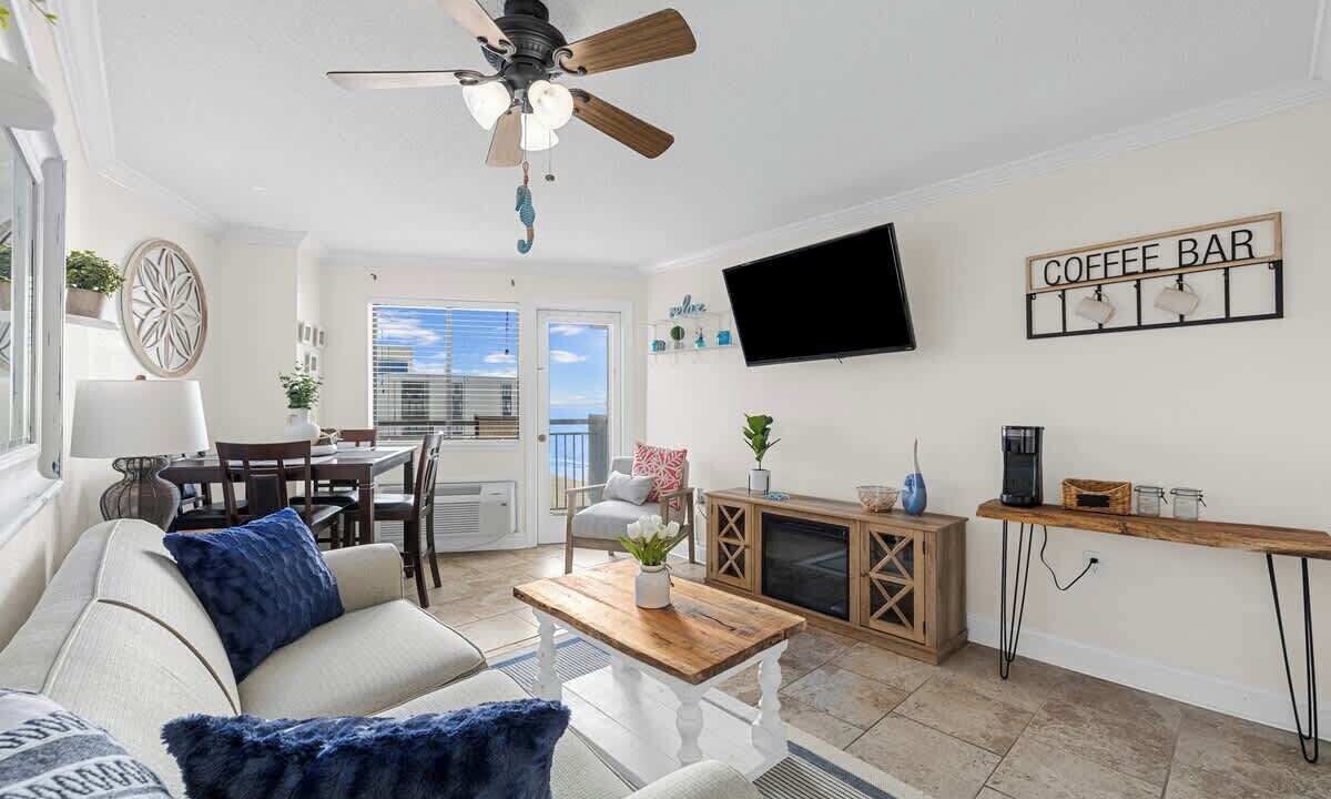 Photo of Livingroom in Myrtle Beach