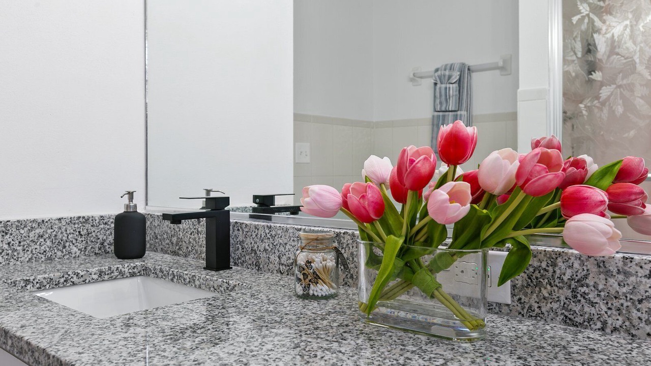 Photo of Bathroom in Pinecrest West Park