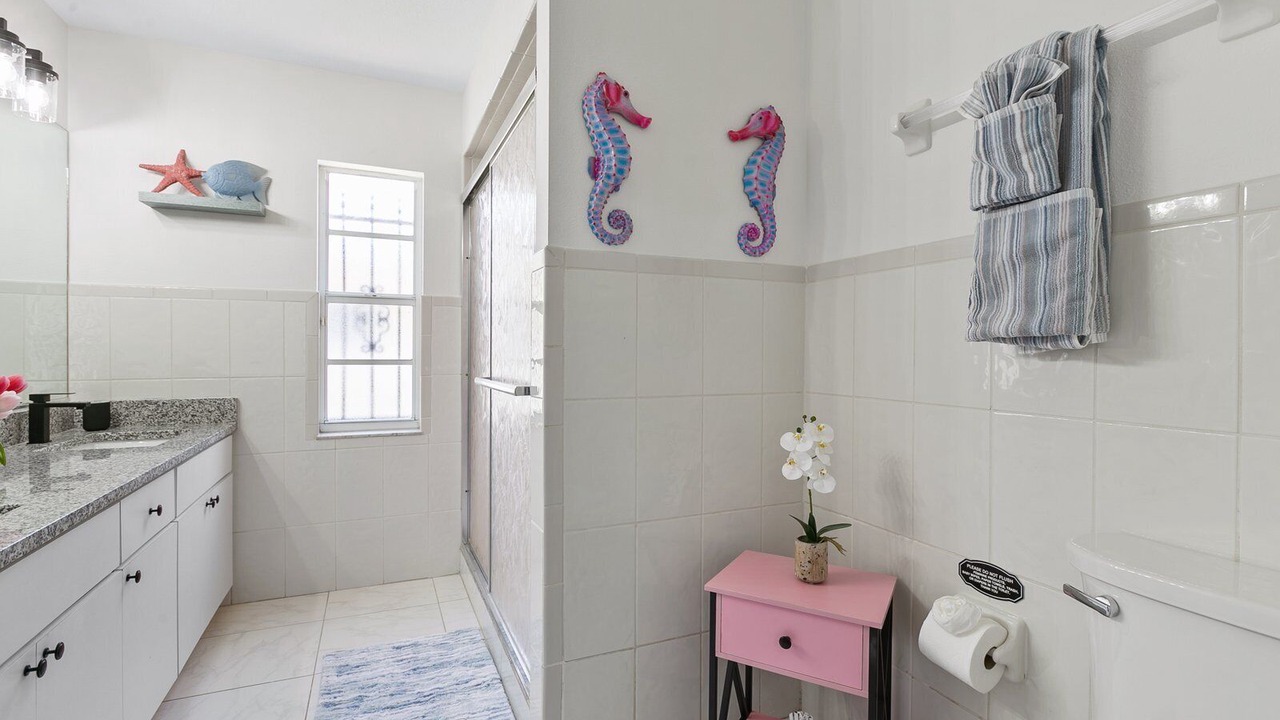 Photo of Bathroom in Pinecrest West Park