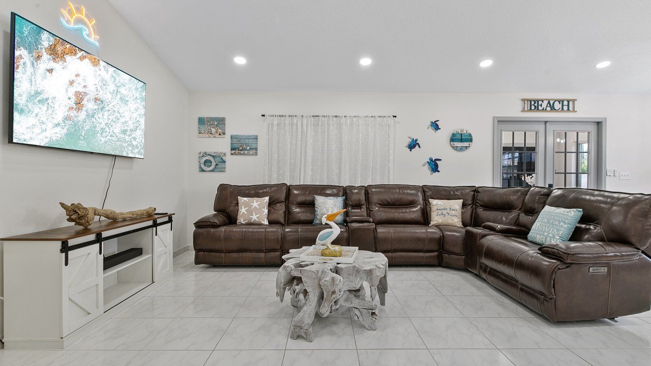Photo of Livingroom in Pinecrest West Park