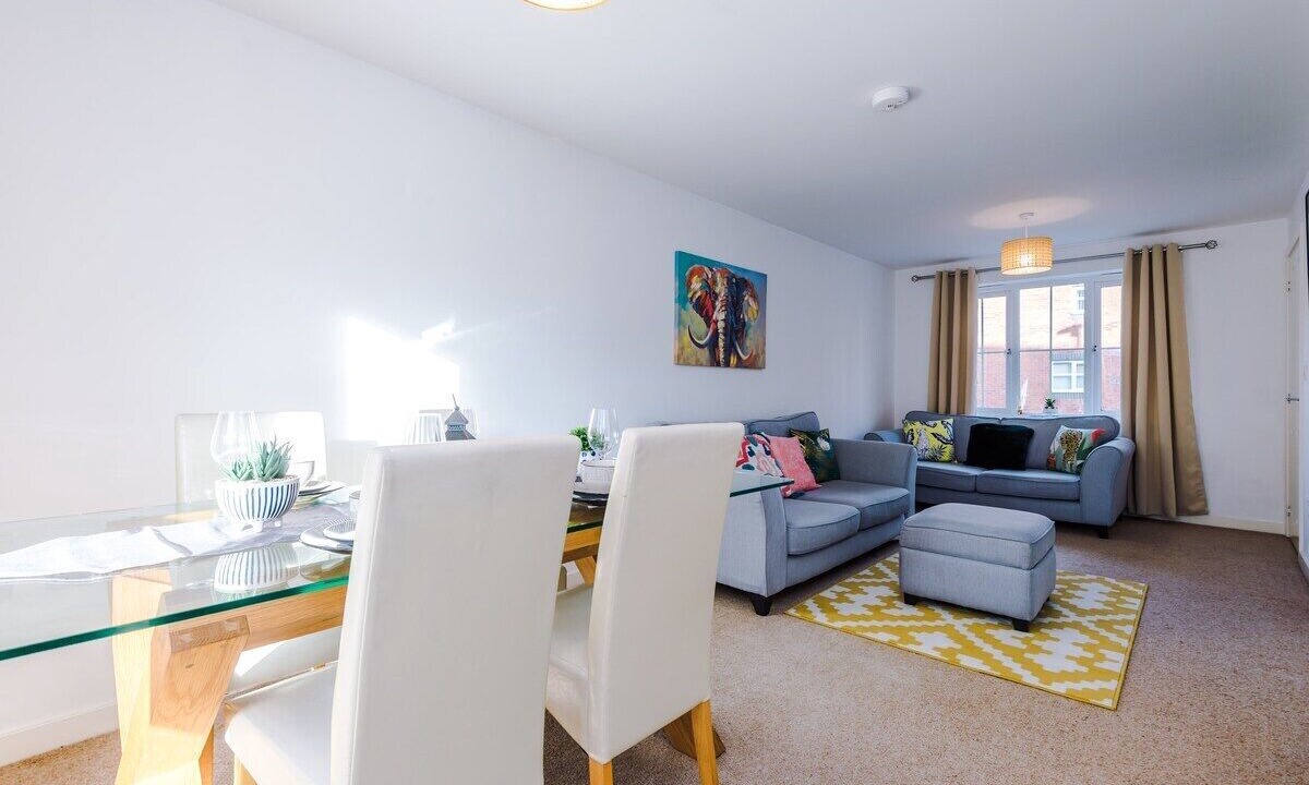 Photo of Livingroom in Burton on Trent