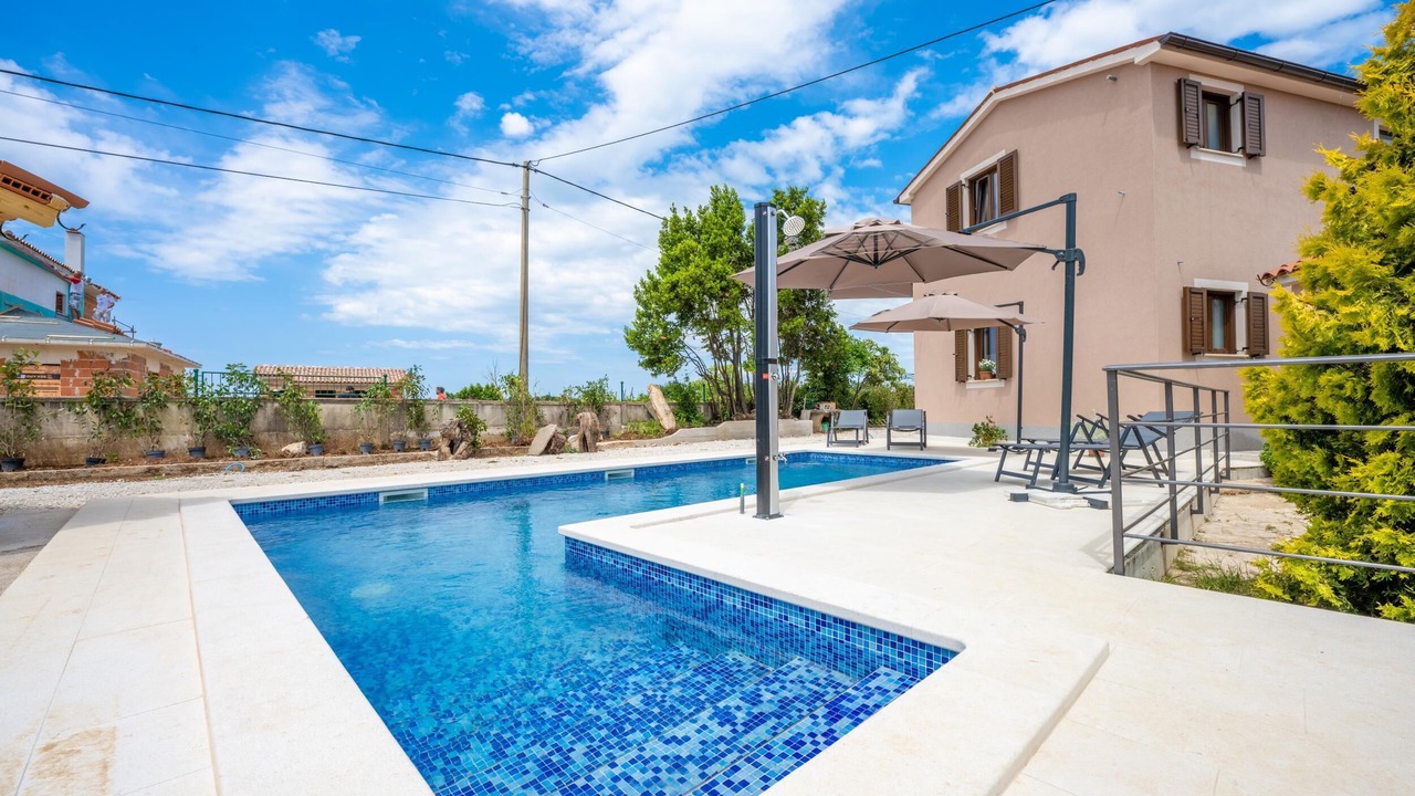 Photo of Outdoor in Gajana